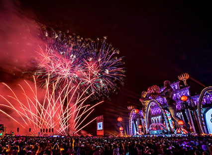 Electric Daisy Carnival（EDC）Colorful Lights illuminate the super-burning electric syllables with lights